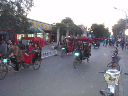 Rickshaws in action.